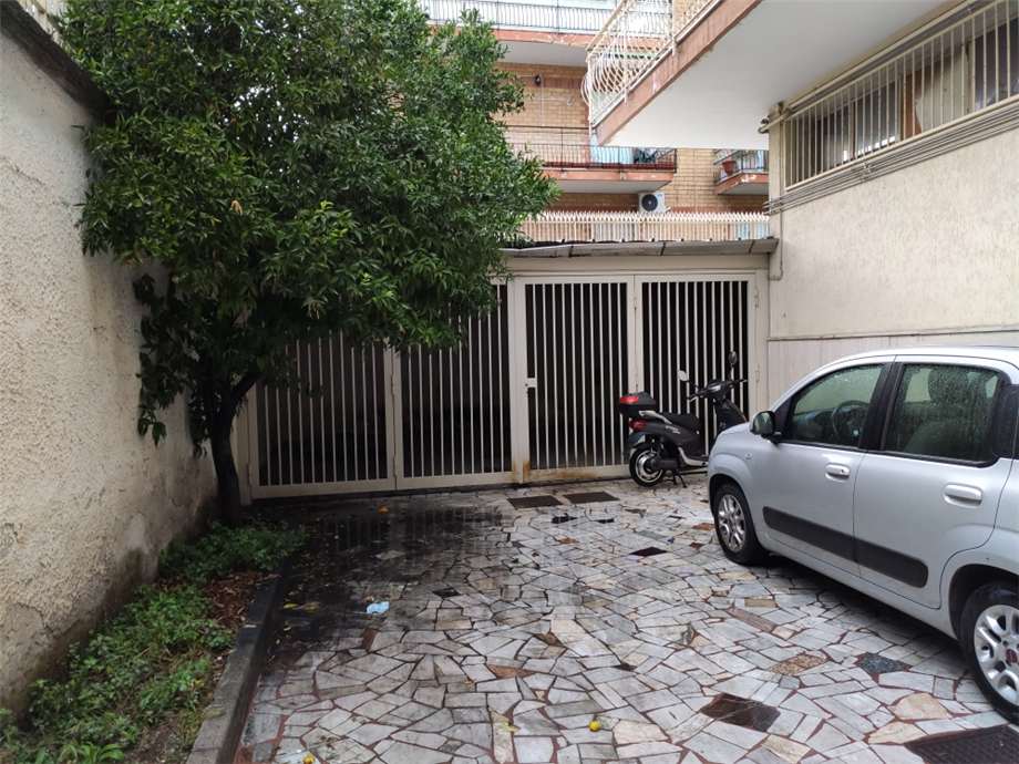 Parking garage/lot Napoli 218