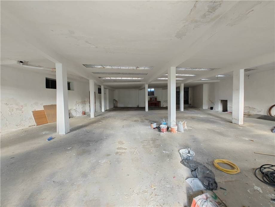 Venta Nave Napoli Perrone #480 n.2