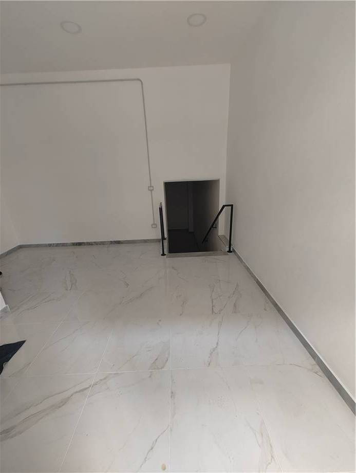 Alquiler Local comercial Napoli  #485 n.3