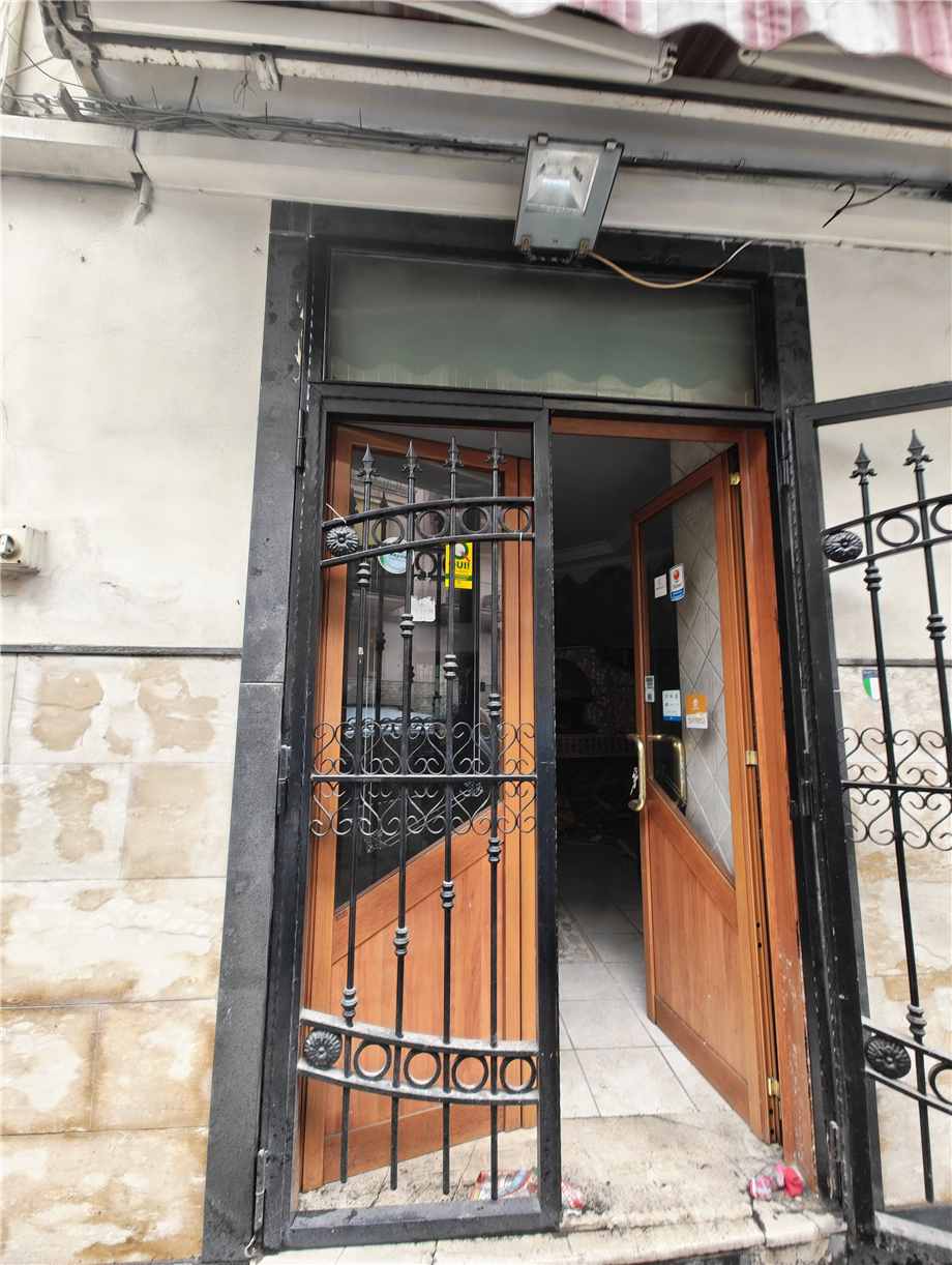 To rent Business premises Napoli Zona Berlingieri #559 n.1