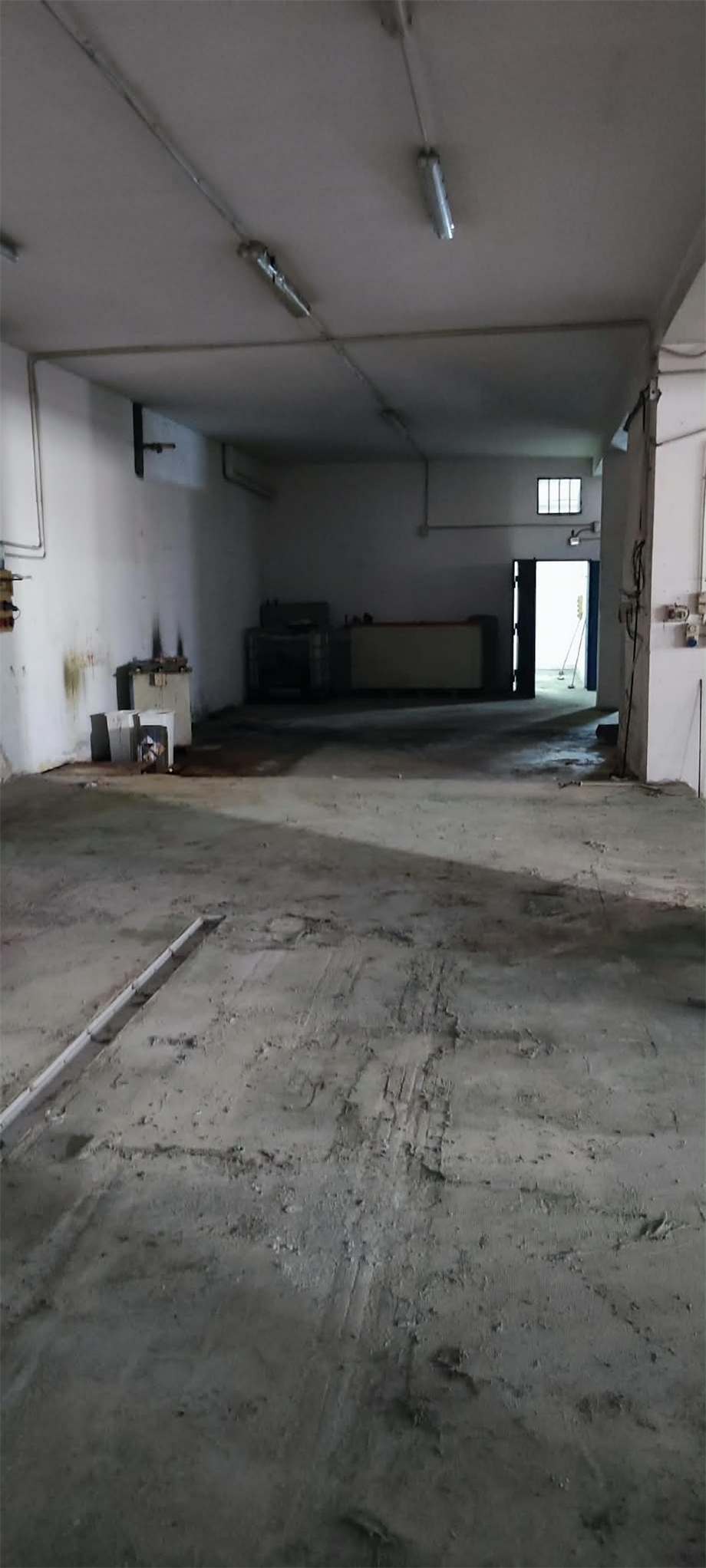 Alquiler Nave Arzano Via Atellana #568 n.3