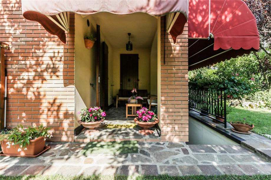 Four-family villa Monterenzio 366
