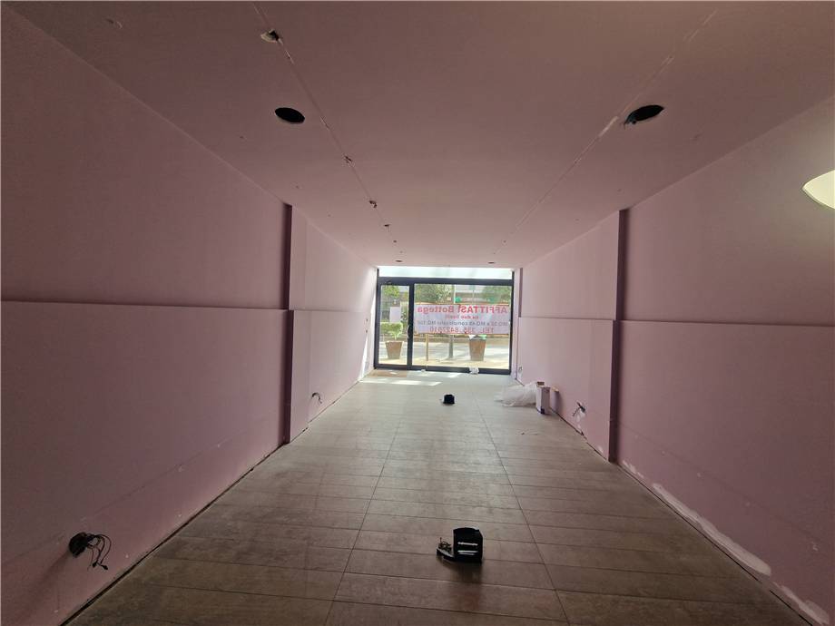 Alquiler Otras actividad comerciales Messina Viale S. Martino #ME139 n.14