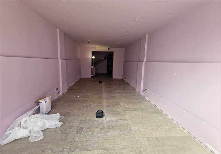 Alquiler Otras actividad comerciales Messina Viale S. Martino #ME139 n.6
