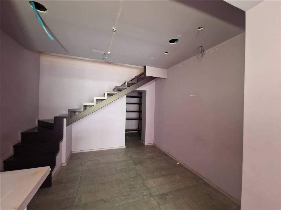 Alquiler Otras actividad comerciales Messina Viale S. Martino #ME139 n.7