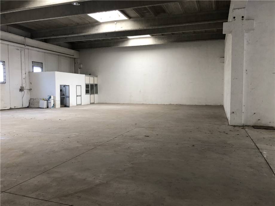 To rent Industrial/Warehouse Latina Piccarello #73 n.2
