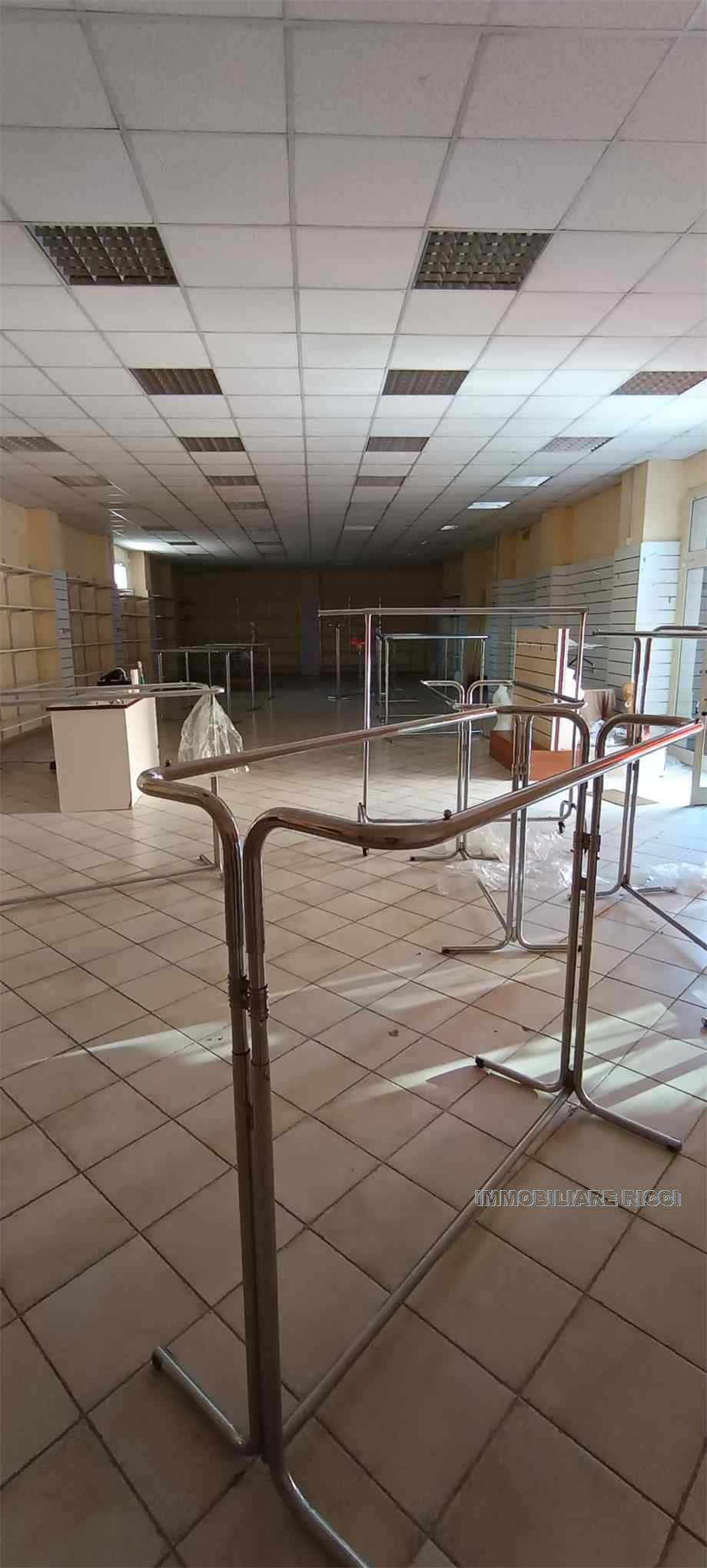 Venta Otras actividad comerciales Pontecorvo #239 n.6