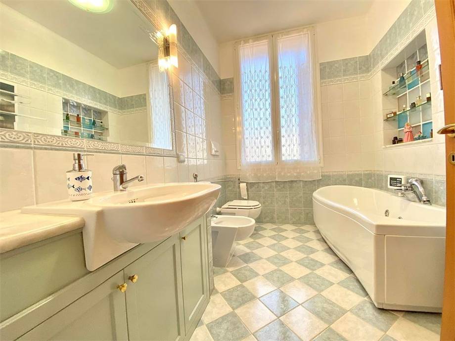 Venta Villa/Casa independiente Sanremo  #V1 MA n.8