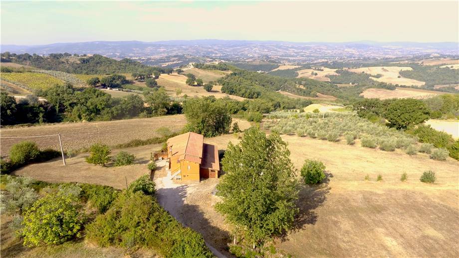 For sale Rural/farmhouse Gualdo Cattaneo San Terenziano #VCR114 n.17