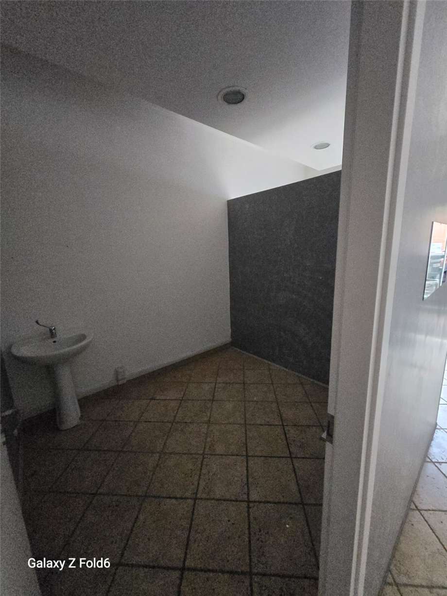 Affitto Negozio Roma Vitinia #neg.Sarsina n.9