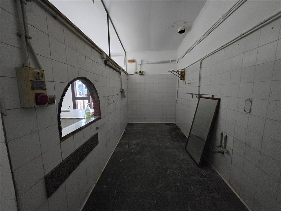 Vendita Negozio Roma Infernetto #LocaliCastelPo n.10
