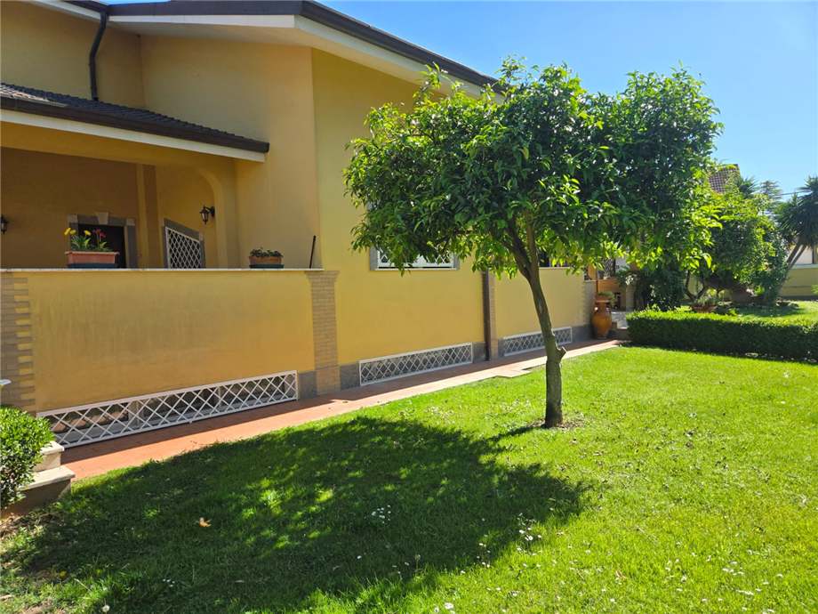 To rent Two-family villa Roma Infernetto #Stradella n.7