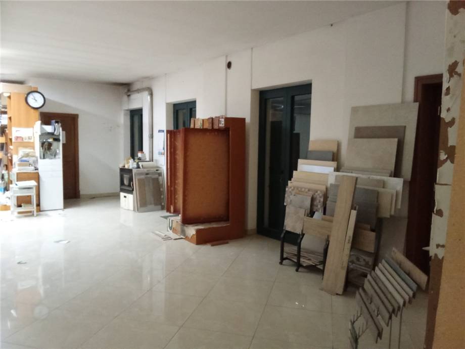 To rent Business premises San Nicandro Garganico #187 n.6