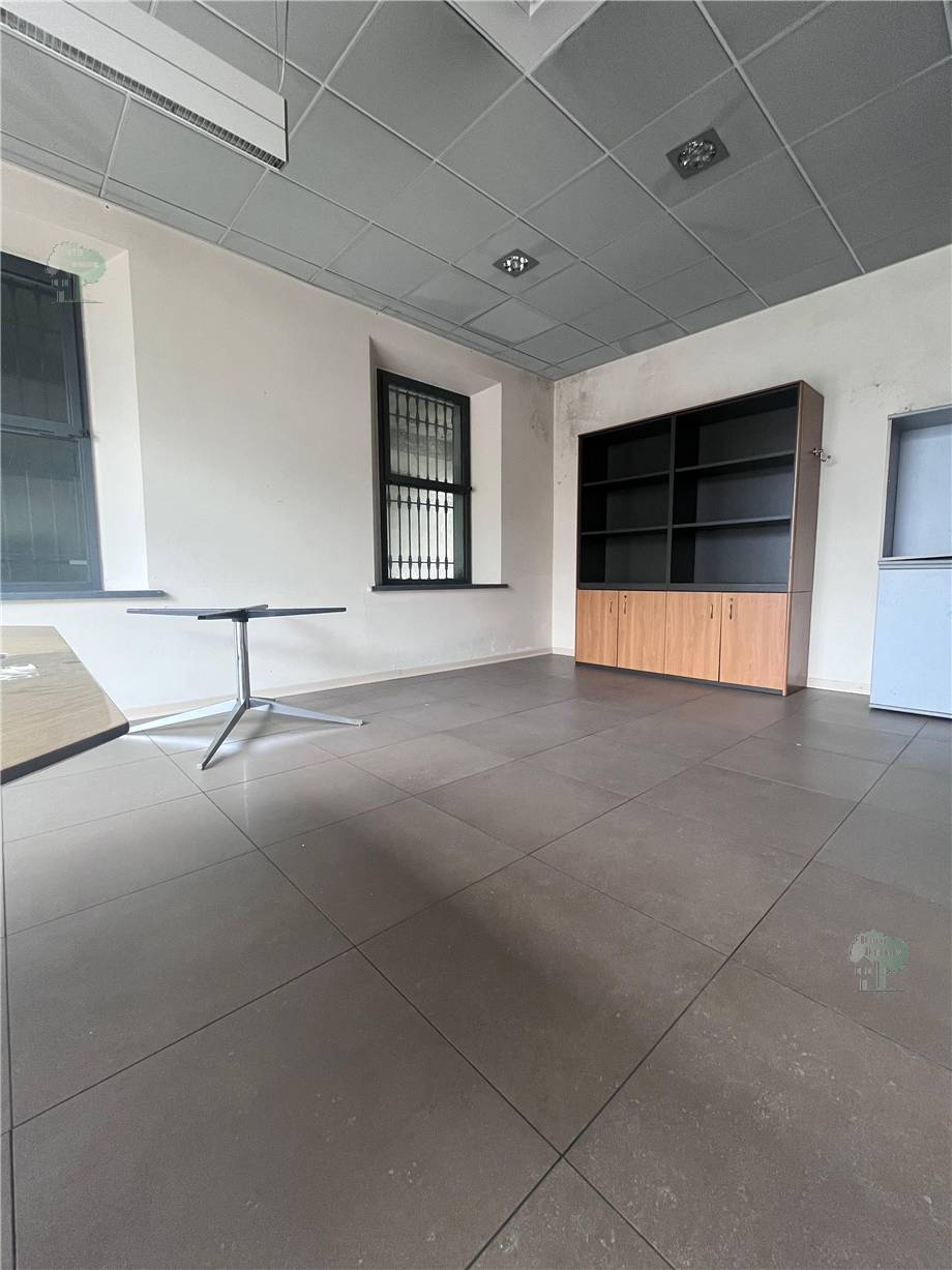 Alquiler Local comercial Altopascio  #246 n.7