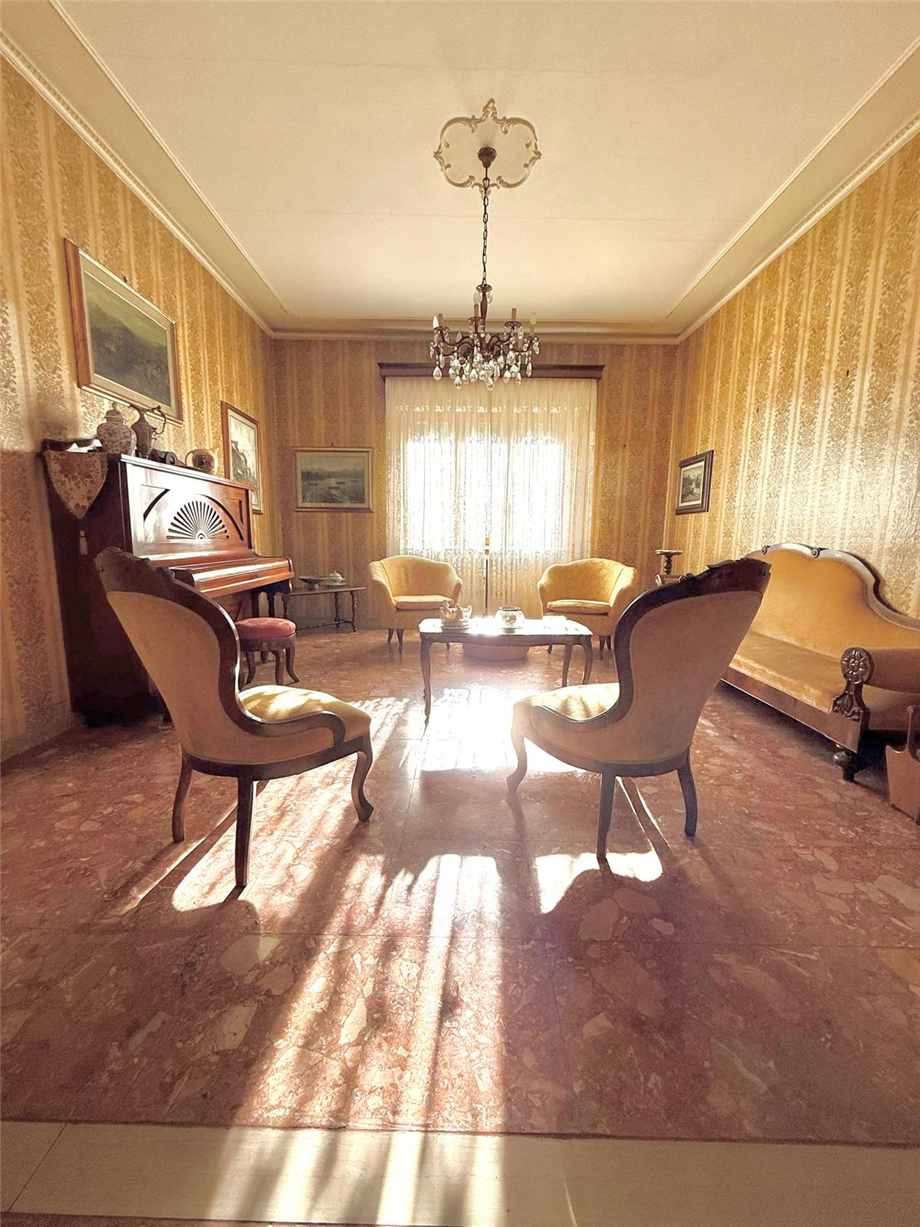 Venta Villa bifamiliar Lucca  #270 n.7