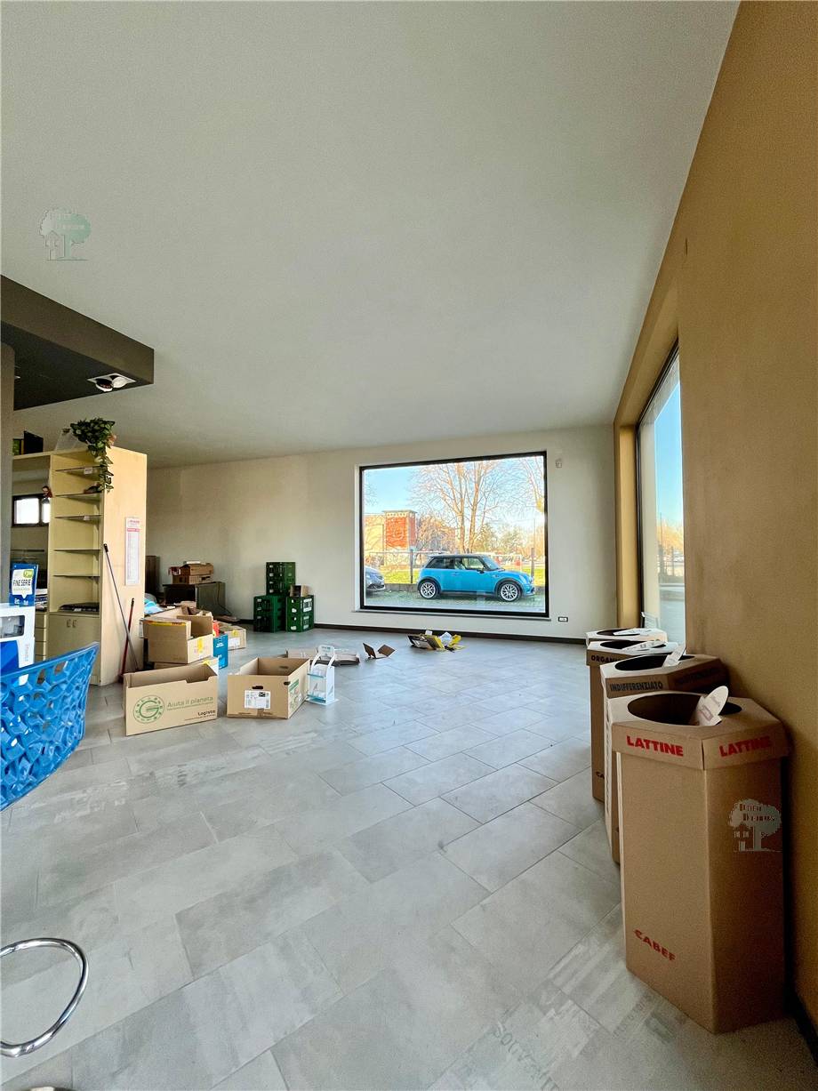 To rent Business premises Capannori #296 n.6