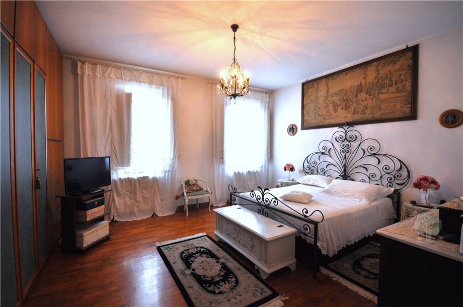 Venta Villa bifamiliar Porcari  #484 n.8