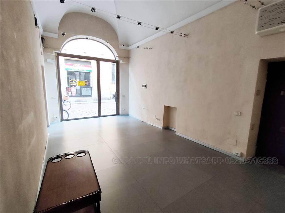 To rent Shop Piacenza Piazza Duomo #MIC206 n.14