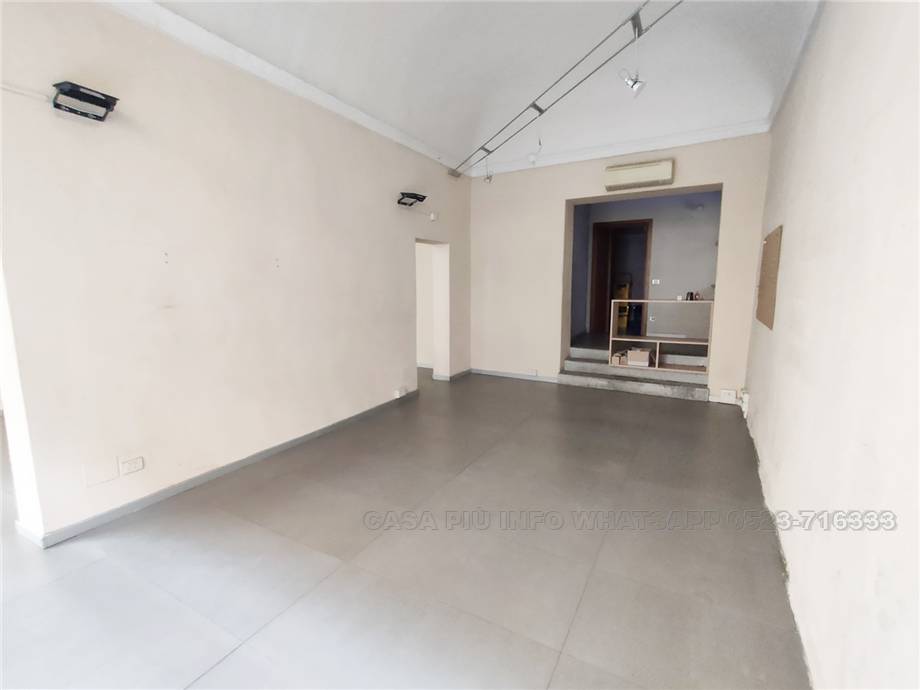 To rent Shop Piacenza Piazza Duomo #MIC206 n.17