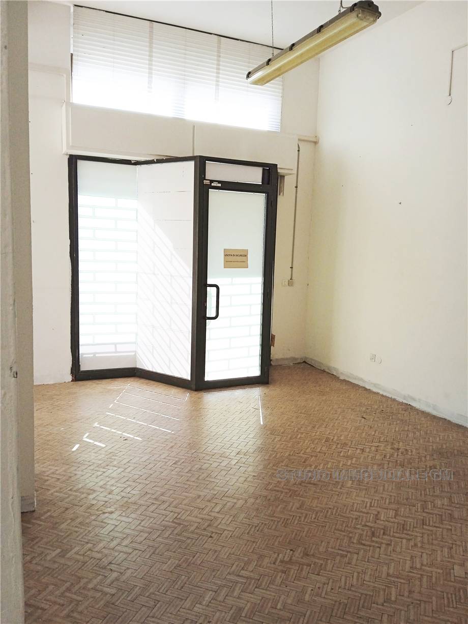 To rent Commercial property Prato Mezzana #1116 n.10