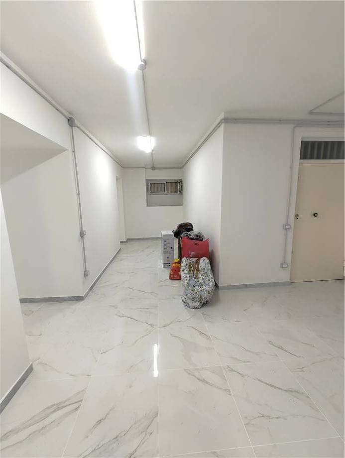 Alquiler Local comercial Napoli  #485 n.6