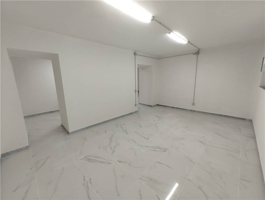 Alquiler Local comercial Napoli  #485 n.9