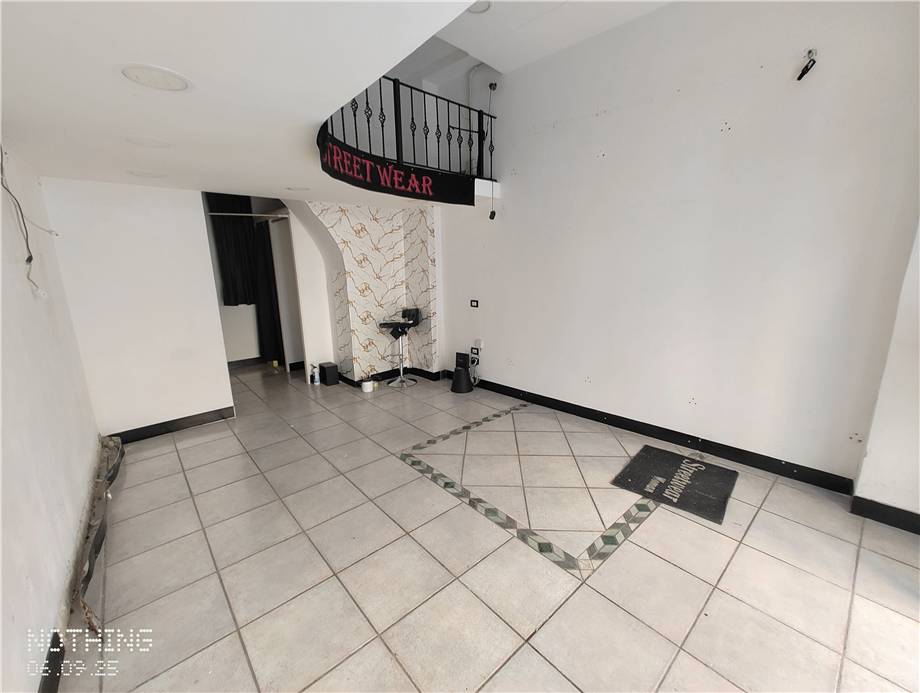 Alquiler Local comercial Napoli #536 n.8